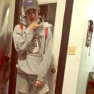 Meet your Posher, Harlos